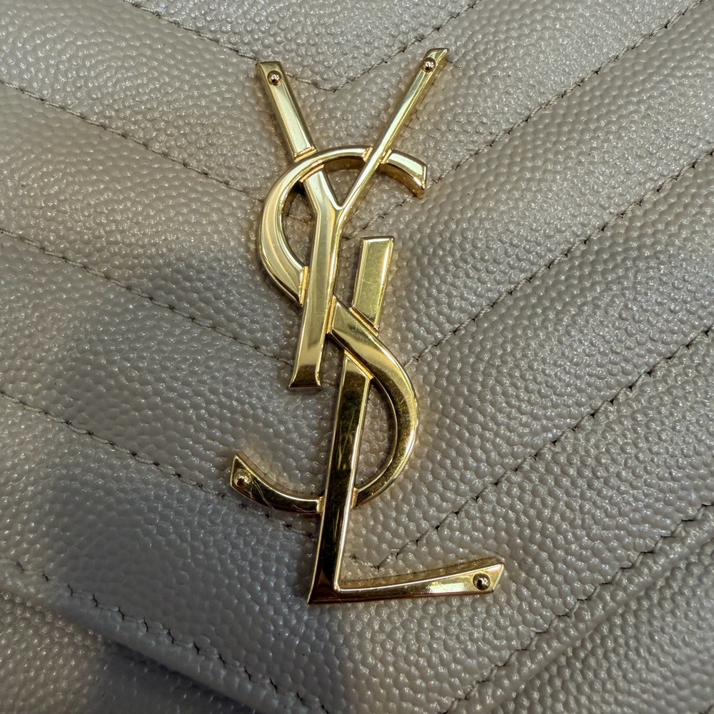 AUTHENTIC Saint Laurent Beige Chevron Quilted Wristlet with Gold YSL Logo - Picture 2 of 11